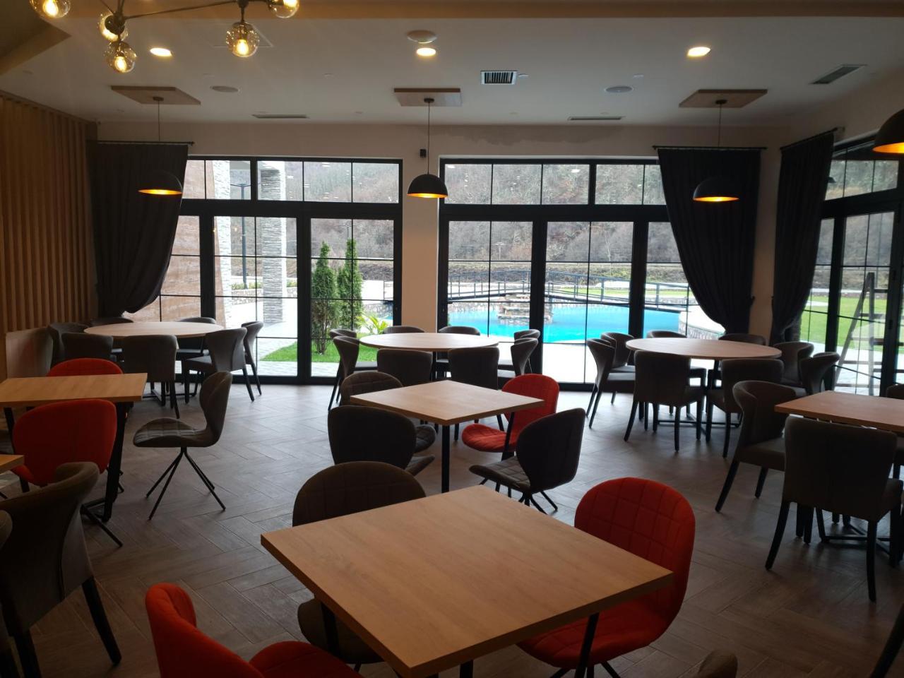 Atva Residence Hotel Dolni Dobrenoec Buitenkant foto