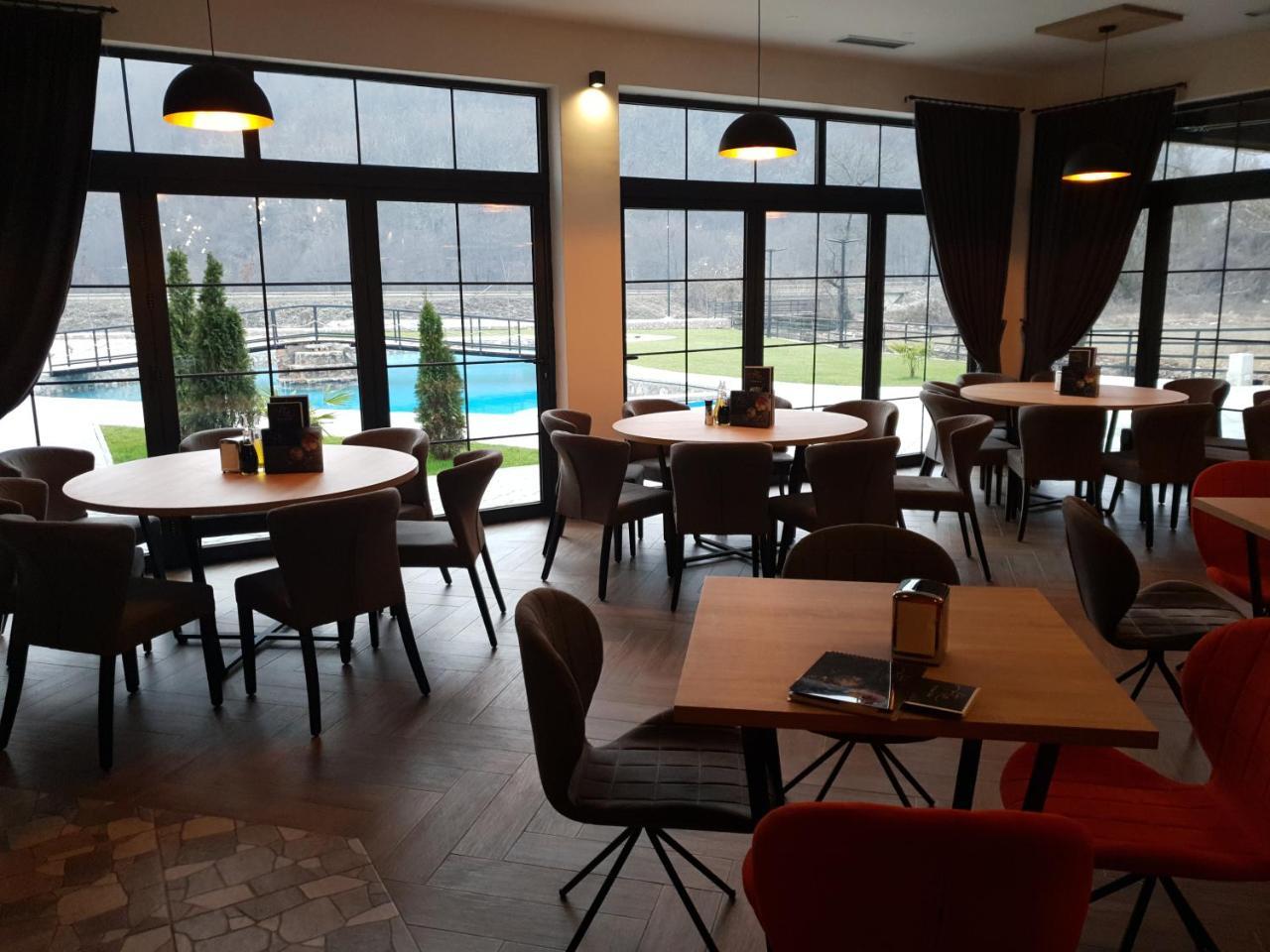 Atva Residence Hotel Dolni Dobrenoec Buitenkant foto